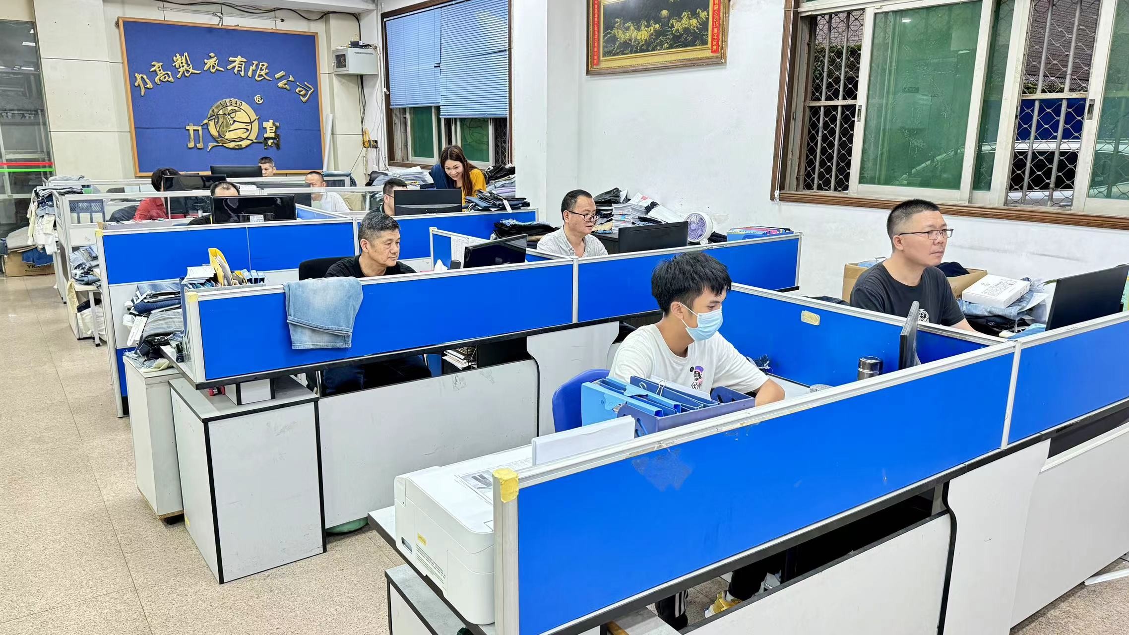 Guangdong Shunde Leka Clothing Design Co., Ltd fabrika üretim hattı