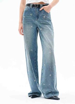 Klasik ve Şımartıcı bir siluet için Yüksek Belli Geniş Bacaklı Jeans