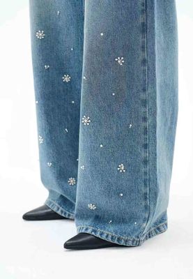 Klasik ve Şımartıcı bir siluet için Yüksek Belli Geniş Bacaklı Jeans