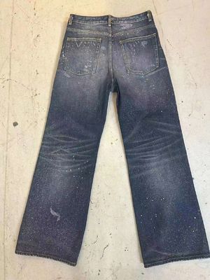 Oldukça cesur bir görünüm için Vintage İlhamlı Boya Splatter Tasarımı Denim Altı