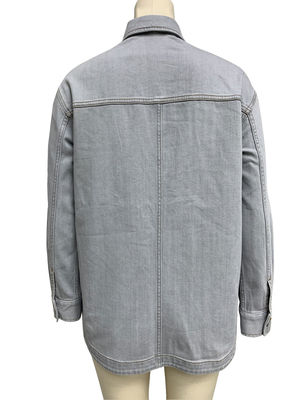 Rahat ve zahmetsiz bir stil için büyük boyutlu fit denim gömlek