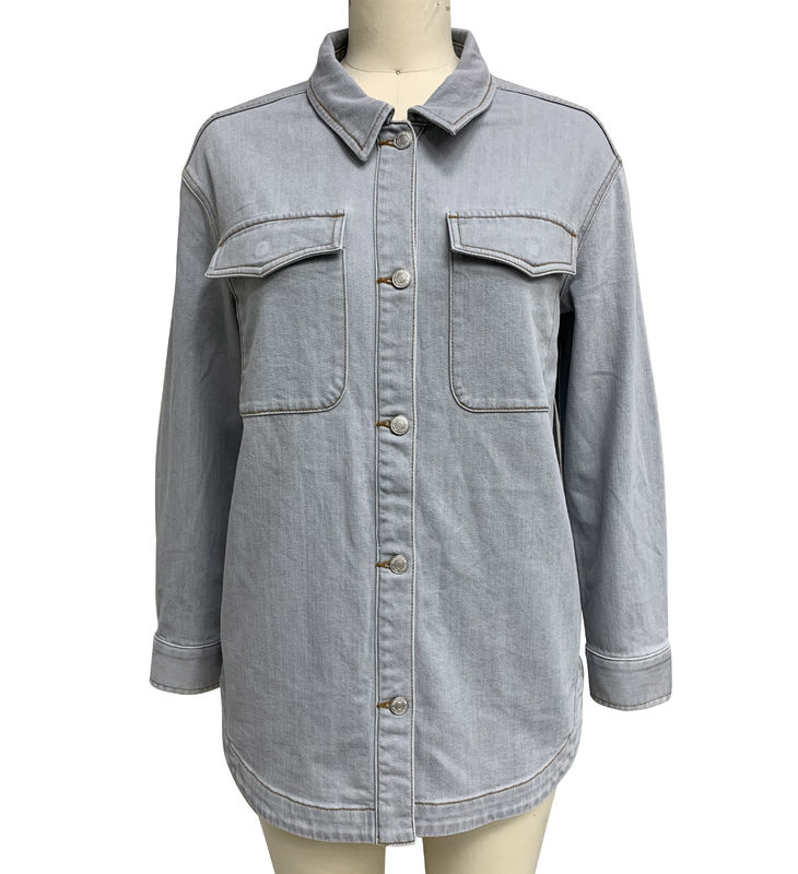 Rahat ve zahmetsiz bir stil için büyük boyutlu fit denim gömlek